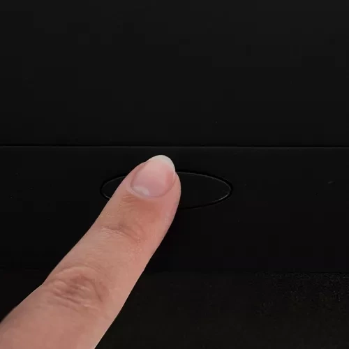 eng_pl_Izoxis-21446-double-USB-socket-hidden-in-the-countertop-16661_6.webp Innfelt USB-stikkontakt, skjult i benkeplaten, svart