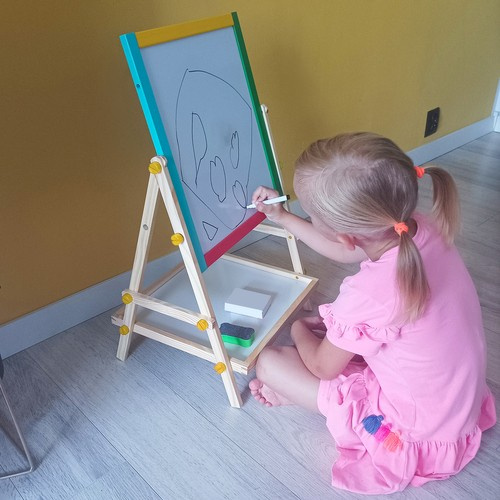 eng_pl_Wooden-double-sided-board-Kruzzel-23546-18026_5.jpg Dobbeltsidig tegne- og skrivetavle – magnetisk whiteboard og krittavle i tre